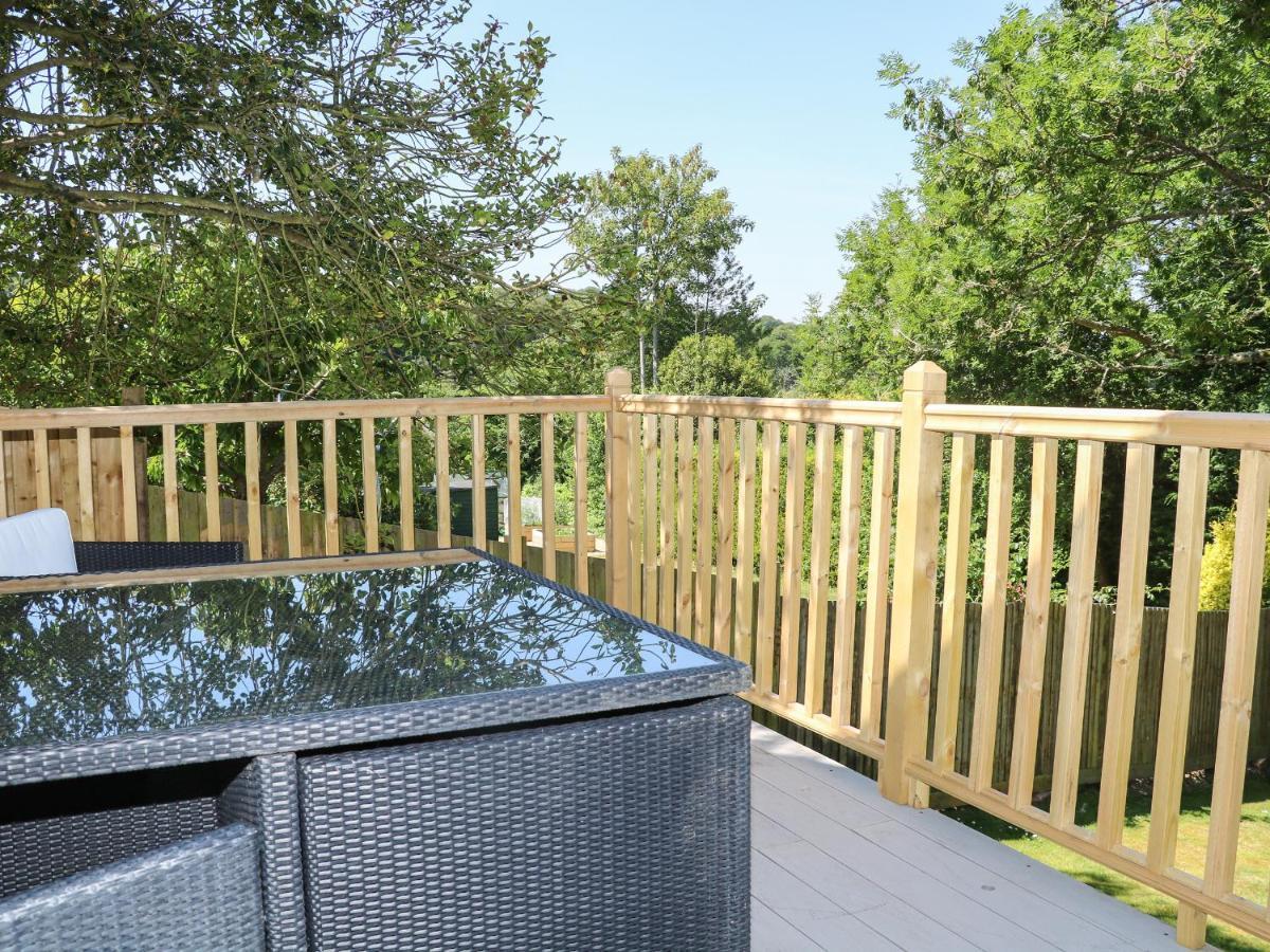Villa Foxes Earth Salisbury Exterior foto